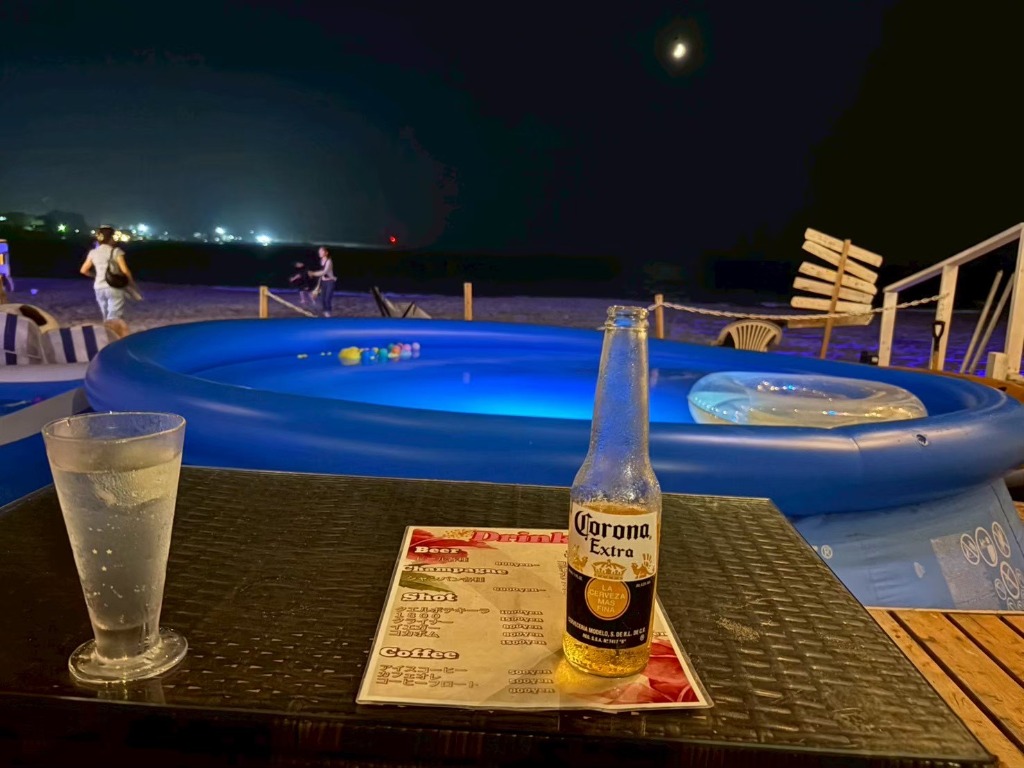 TIARE Night Pool
